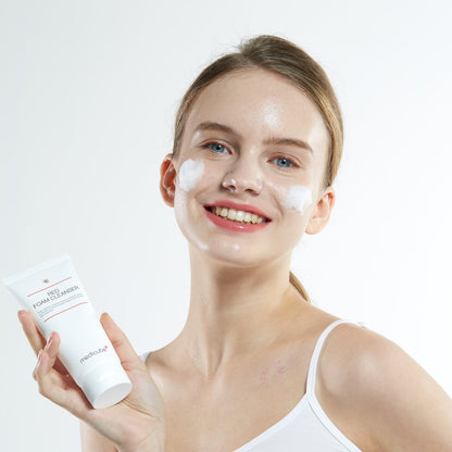 MEDICUBE - Red Foam Cleanser
